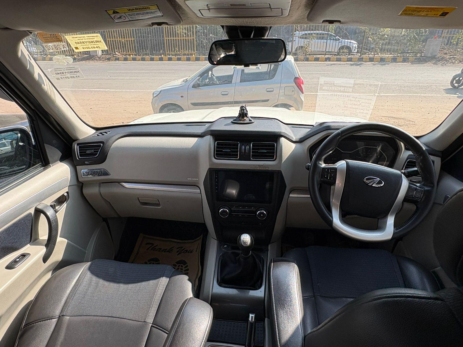 Mahindra Scorpio S11