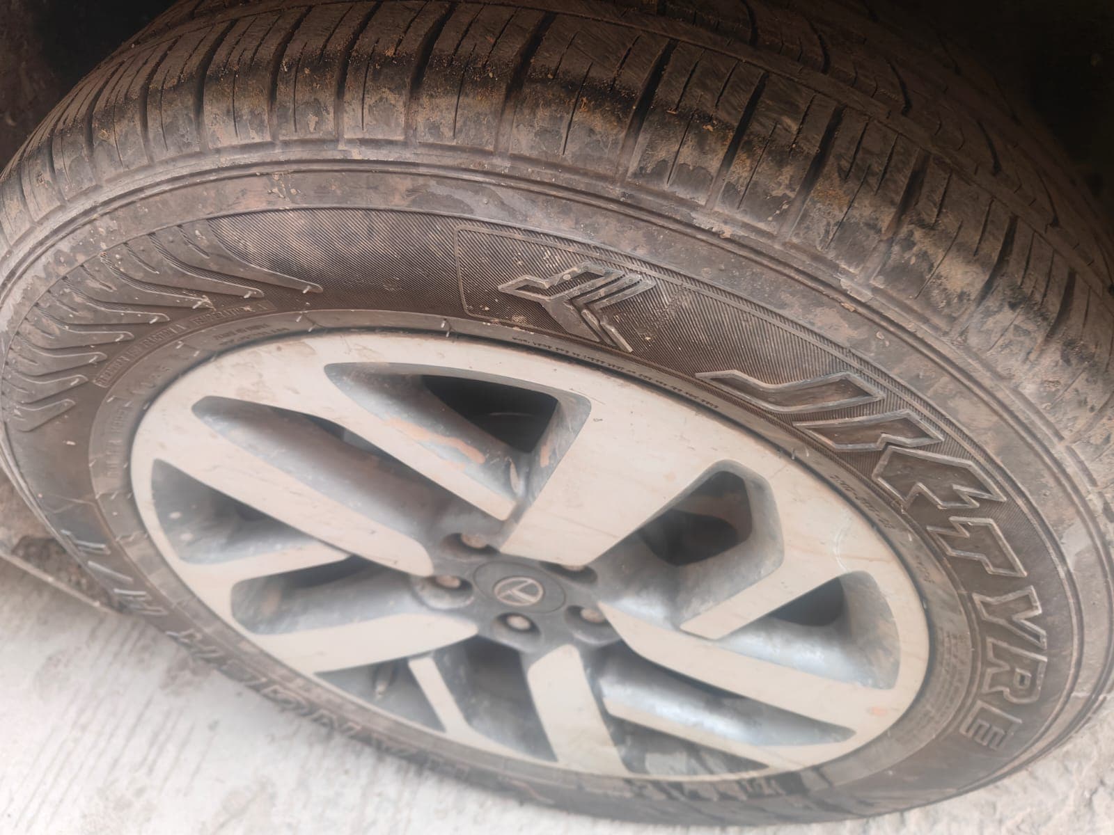 Tata Safari [2021-2023]