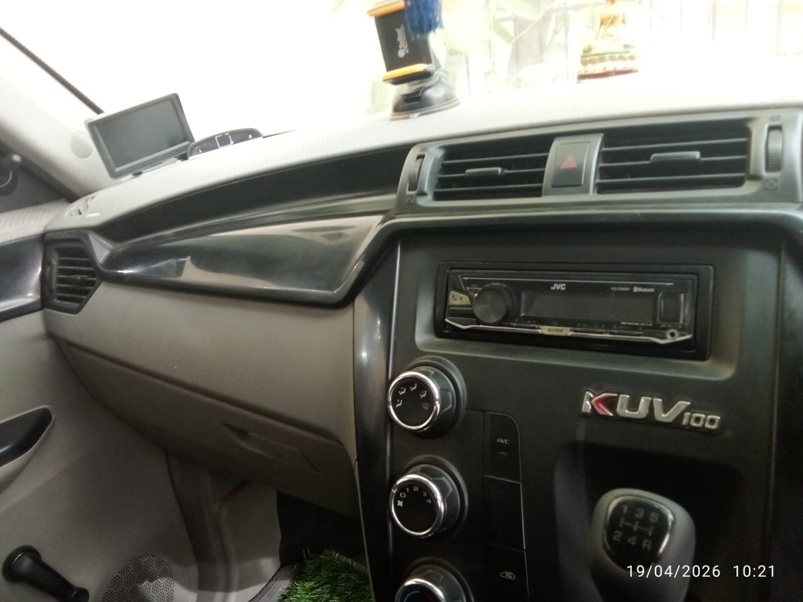 Mahindra MAHINDRA KUV100 K2+ MFALCONG80 2017 exterior | Hooter