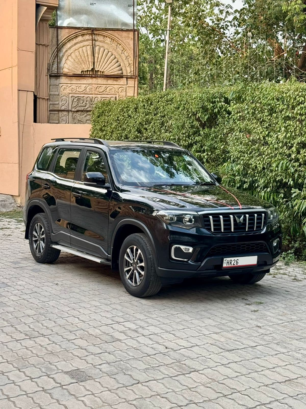 2024 MAHINDRA & MAHINDRA LIMITED SCORPIO-N D AT 2WD Z4 7S image | Hooter