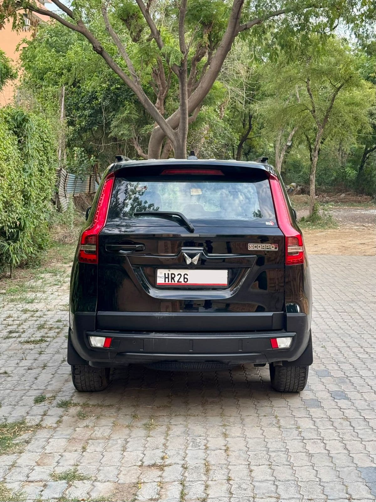 2024 MAHINDRA & MAHINDRA LIMITED SCORPIO-N D AT 2WD Z4 7S image | Hooter