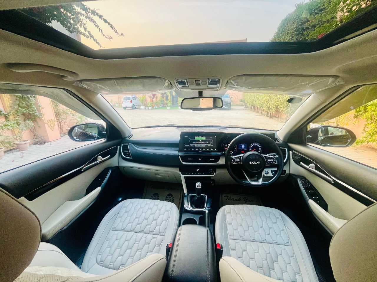 INTERIOR image for Kia SELTOS G1.5 6MT HTX | Hooter