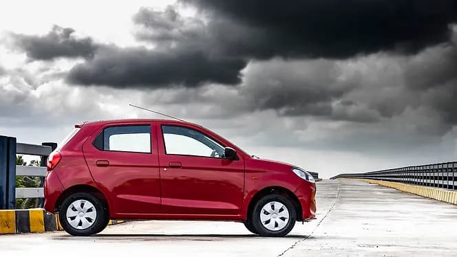 Maruti Suzuki Alto K10 Right Side View | Hooter