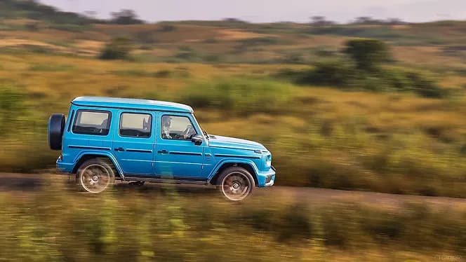 Mercedes-Benz AMG G-Class Right Side View | Hooter