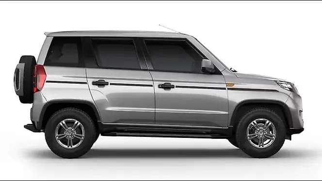 Mahindra Bolero Neo Right Side View | Hooter