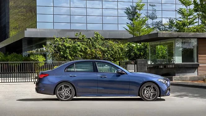Mercedes-Benz C-Class Right Side View | Hooter