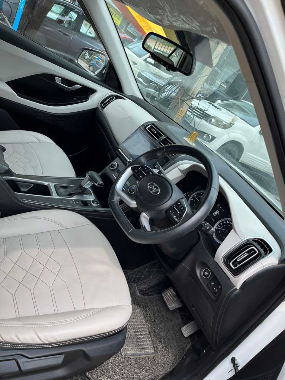 INTERIOR image for CRETA 1.5 CRDI AT SX | Hooter