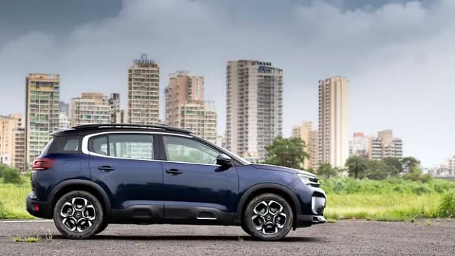 Citroen C5 Aircross Right Side View