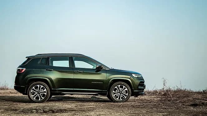 Jeep Compass Right Side View | Hooter