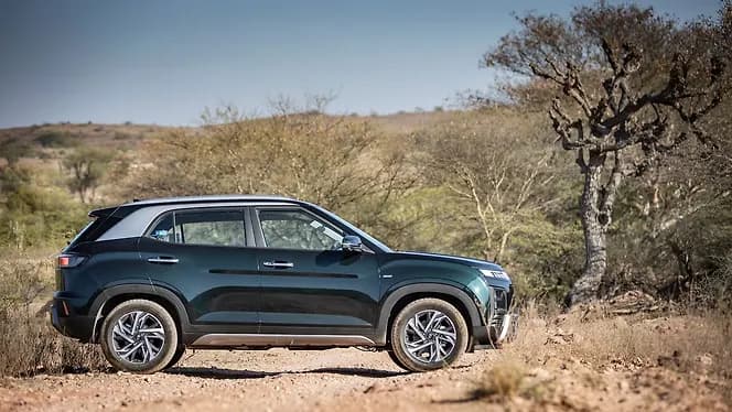 Hyundai Creta Right Side View | Hooter