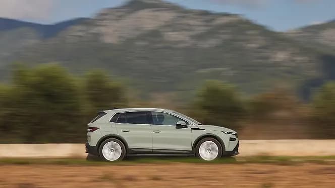 Skoda Elroq Right Side View | Hooter
