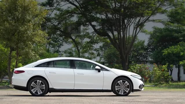 Mercedes-Benz EQS Right Side View