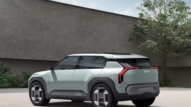 Kia EV3 Left Rear Three Quarter | Hooter