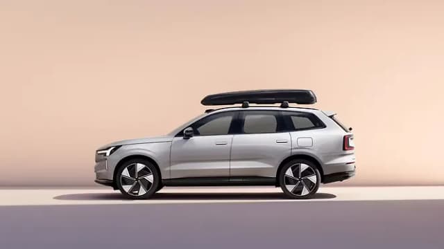 Volvo EX90 Left Side View | Hooter
