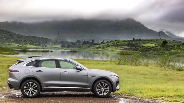 Jaguar F-Pace Right Side View