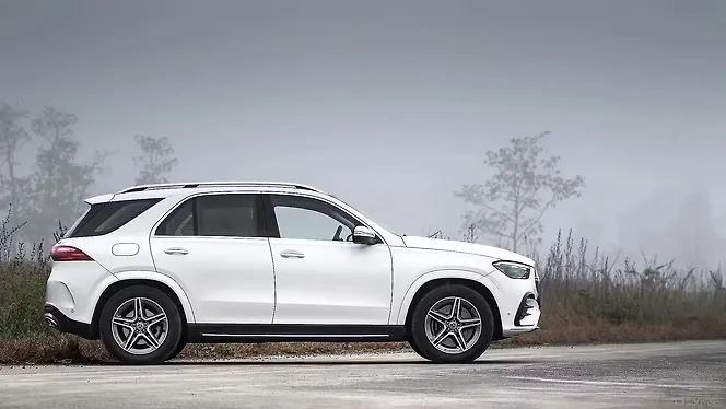 Mercedes-Benz GLE Right Side View