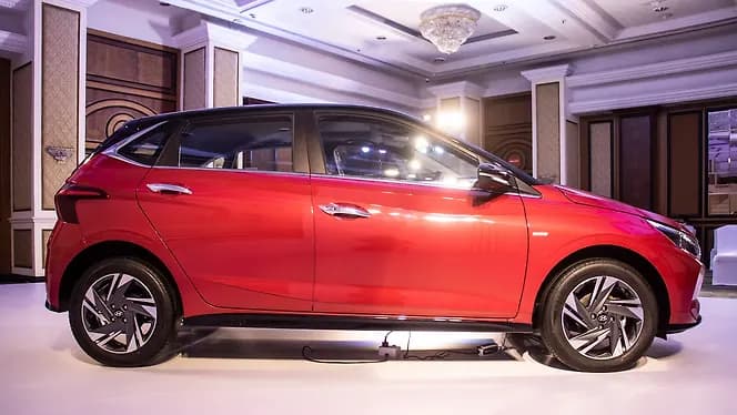 Hyundai i20 [2020-2023] Right Side View | Hooter