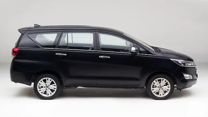 Toyota Innova Crysta [2016-2020] Right Side View