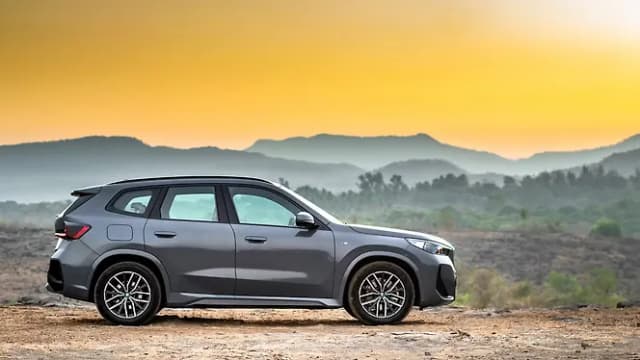 BMW iX1 Right Side View