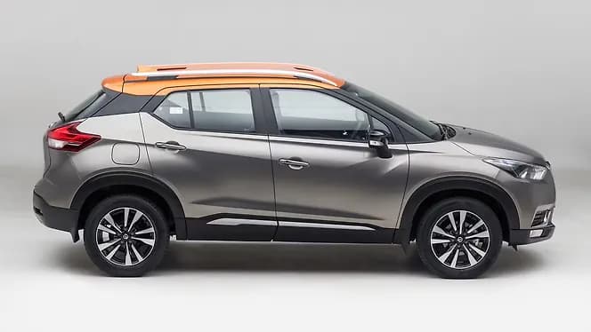 Nissan Kicks Right Side View