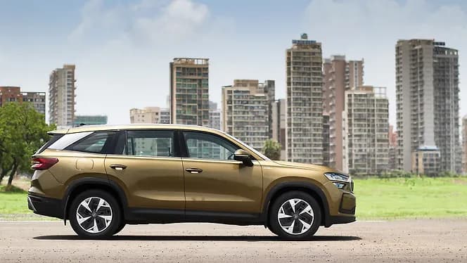 Skoda Kodiaq Right Side View | Hooter