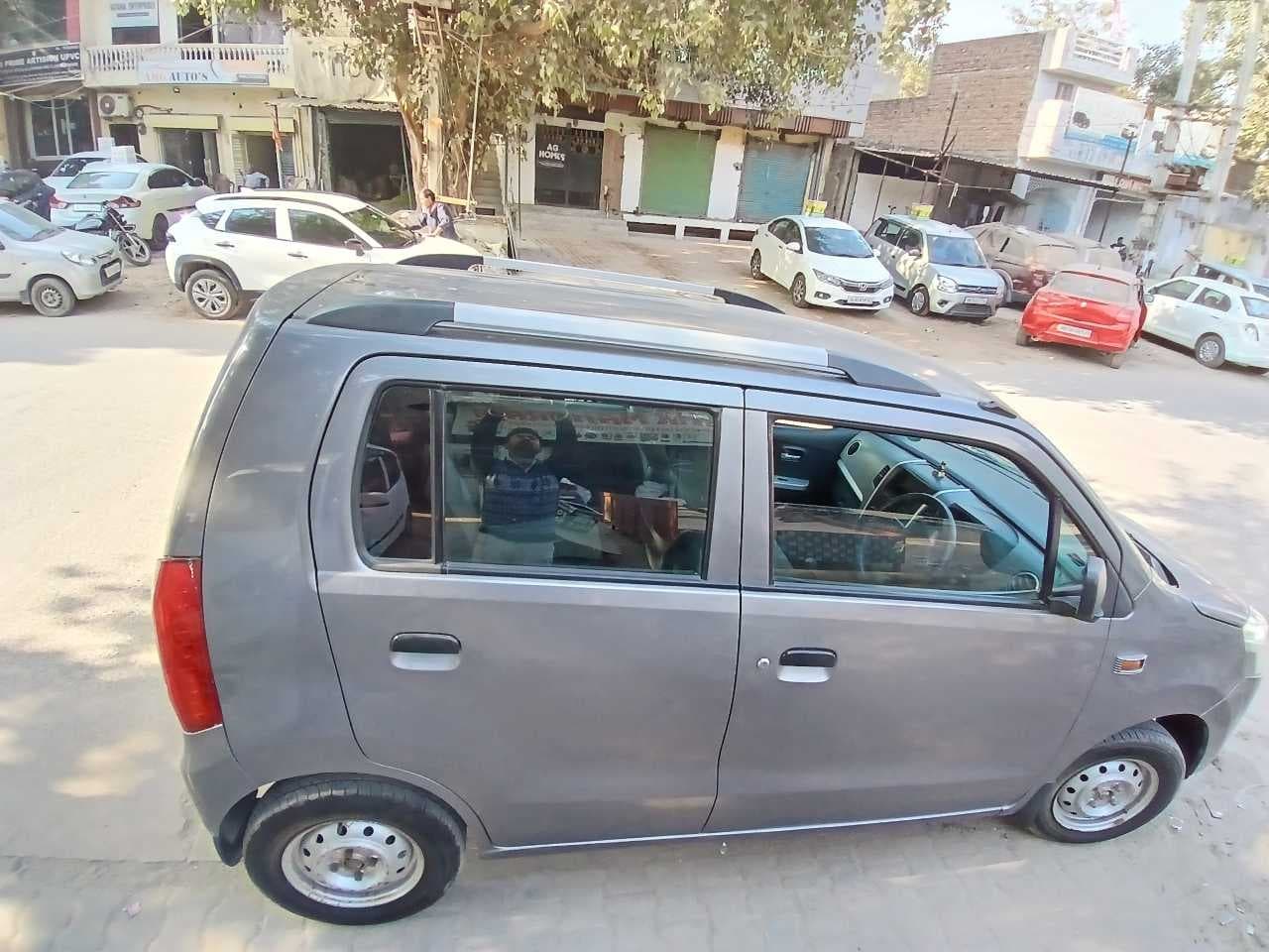 LOOK_AROUND image for WAGON R LXI BS4 | Hooter