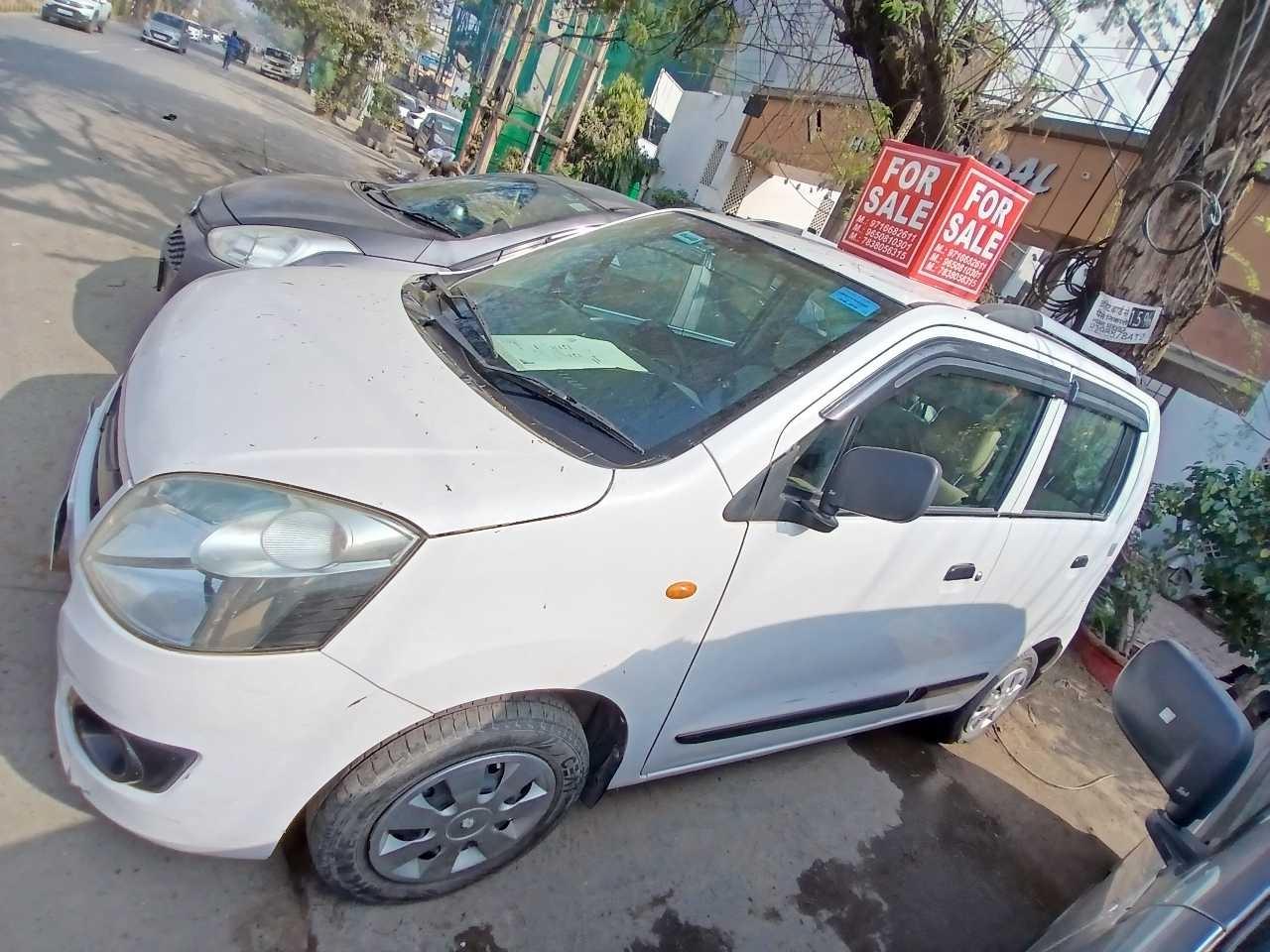 EXTERIOR image for MARUTI WAGON R GREEN LXI