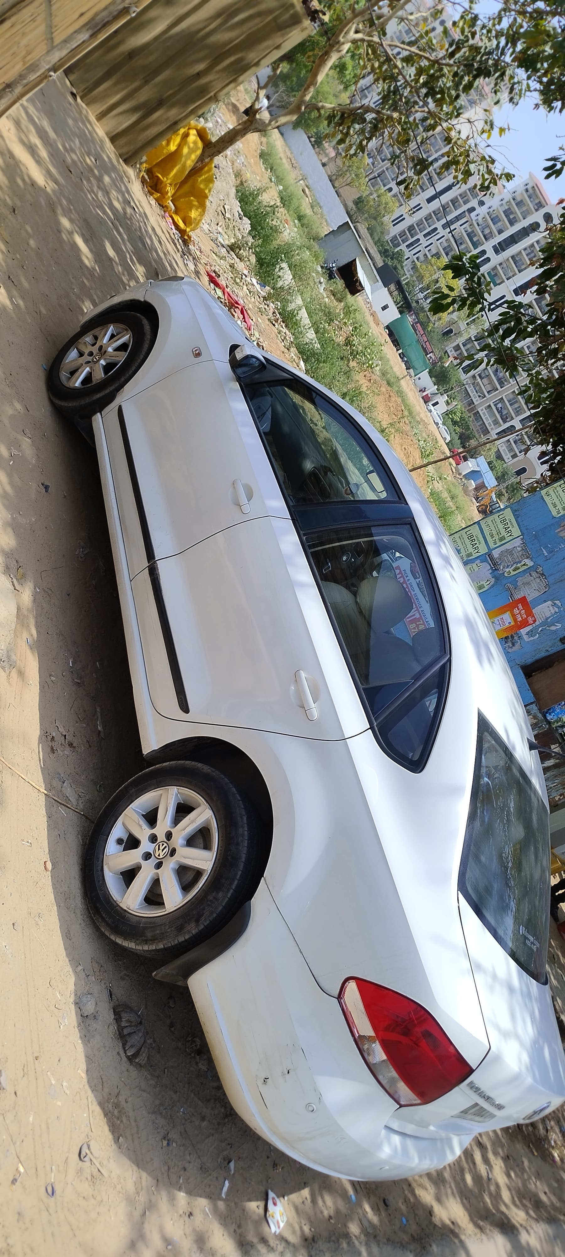 EXTERIOR image for Vento Highline 1.6L | Hooter