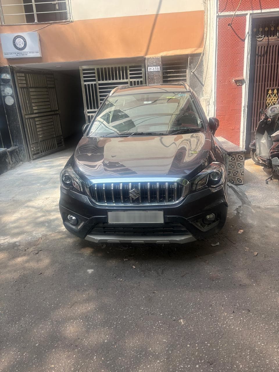 Maruti Suzuki S-CROSS SMART HYBRID ALPHA AT 2022 exterior | Hooter
