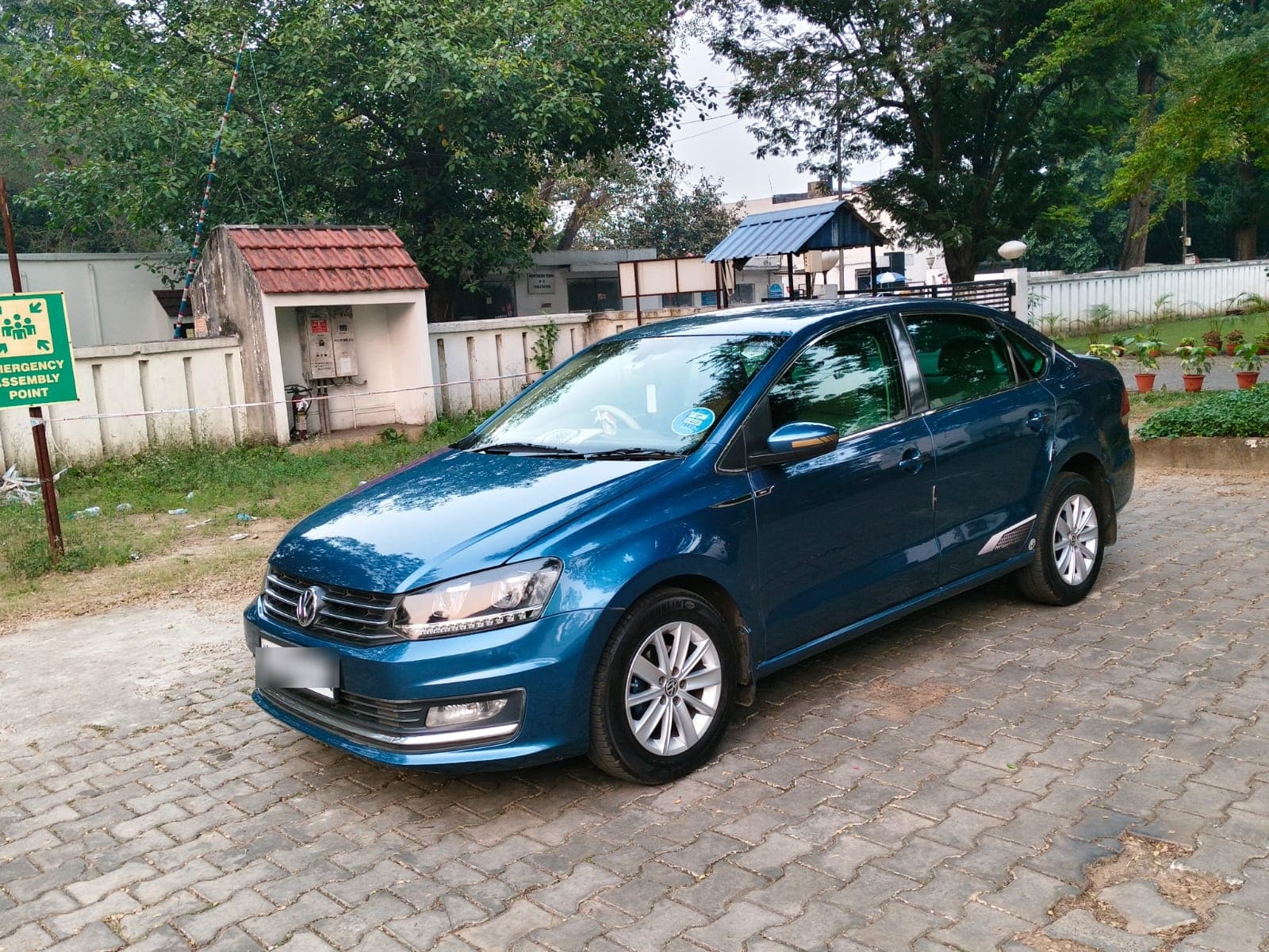 Volkswagen VENTO 1.5 TDI (MT)-HIGHLINE 2017 exterior | Hooter