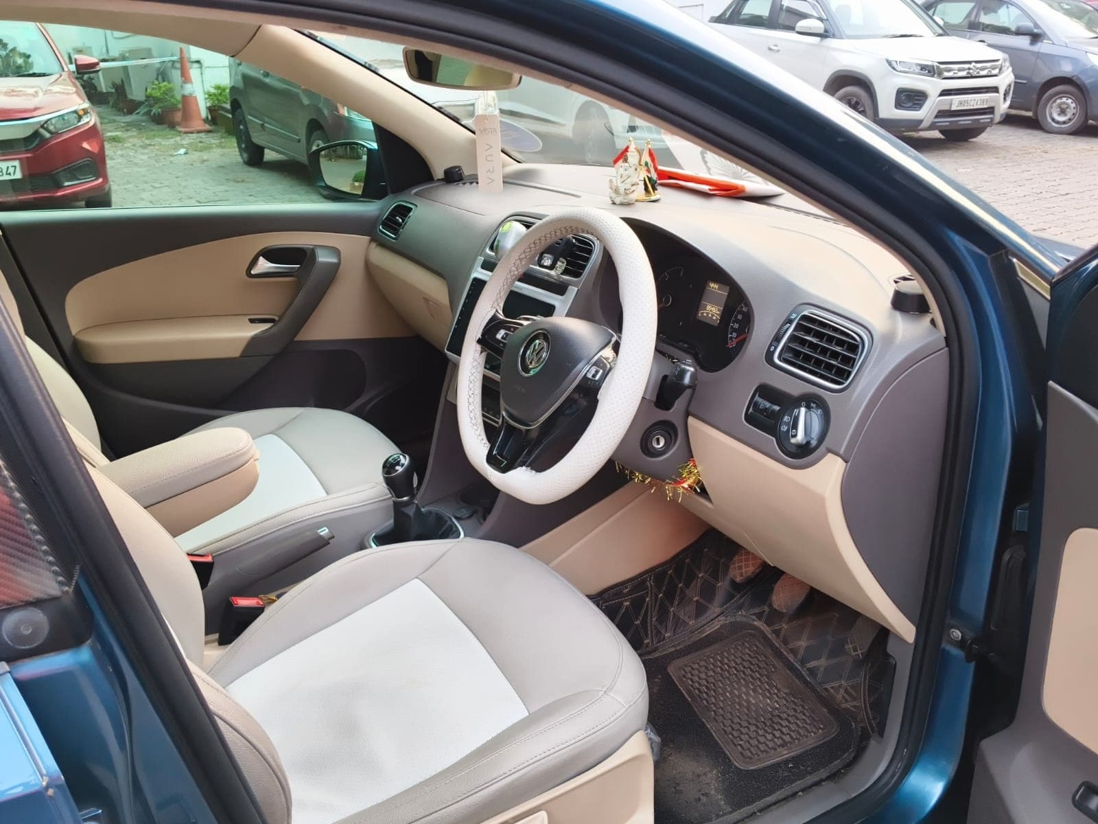 Volkswagen VENTO 1.5 TDI (MT)-HIGHLINE 2017 exterior | Hooter