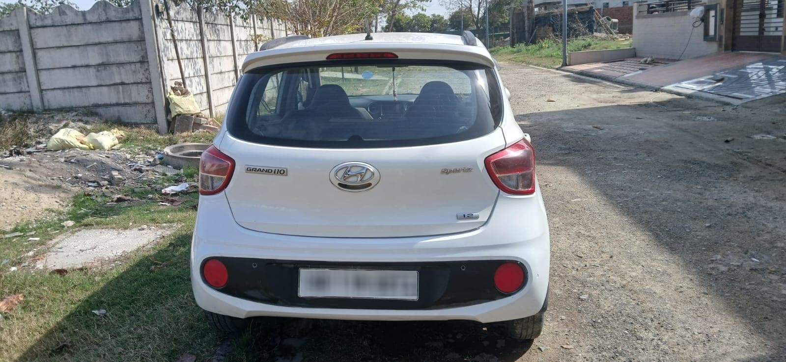 Hyundai GRAND I10 SPORTZ 1.2 2019 exterior | Hooter