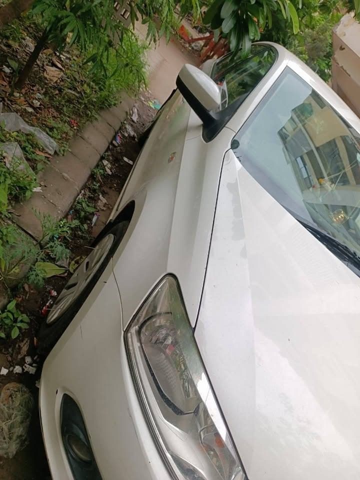 Volkswagen VENTO 1.6 MPI (MT) COMFORTLINE 2014 exterior | Hooter