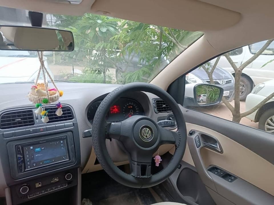 Volkswagen VENTO 1.6 MPI (MT) COMFORTLINE 2014 exterior | Hooter