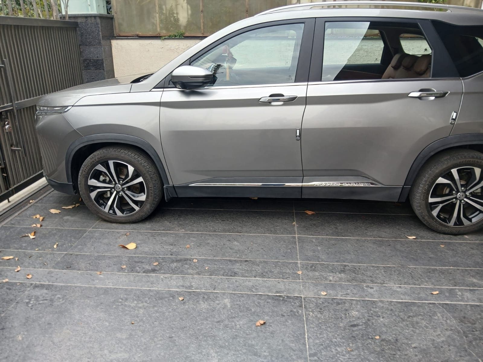 MG Hector Plus Plus 2023 exterior | Hooter