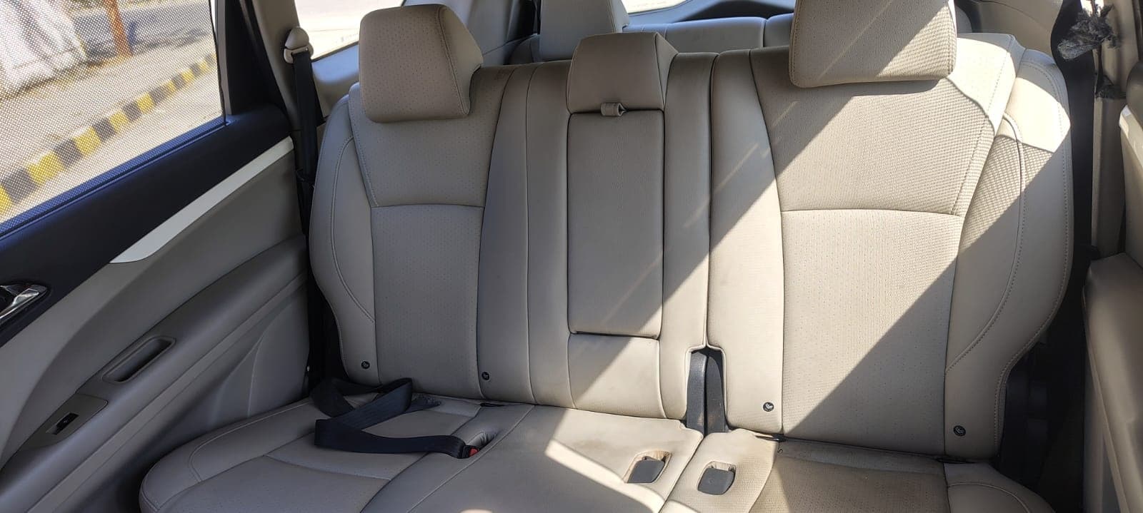 Mahindra MARAZZO 8STR M8 BS4 2019 exterior | Hooter