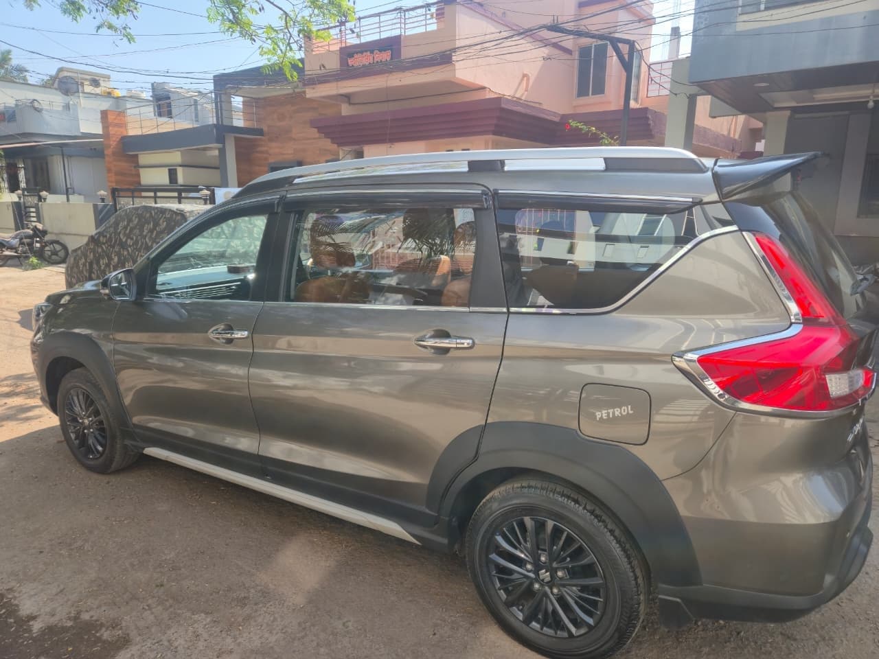 Maruti Suzuki XL6 SMART HYBRID ZETA 2022 exterior | Hooter