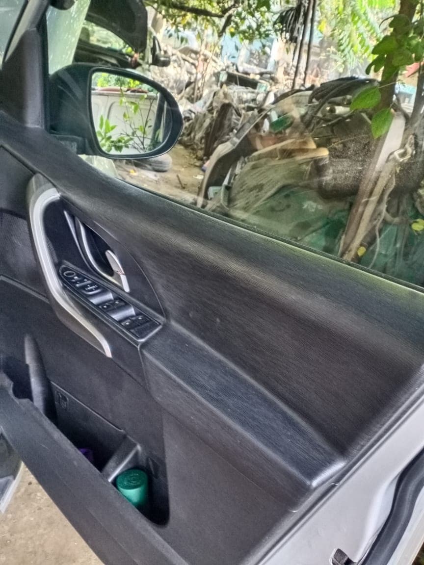 Mahindra MAHINDRA XUV500 FWD W7 2019 exterior | Hooter