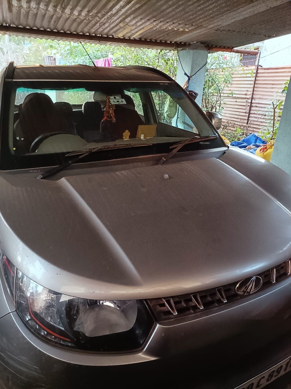 Mahindra KUV 100-K 8 PTRL 2017 exterior | Hooter