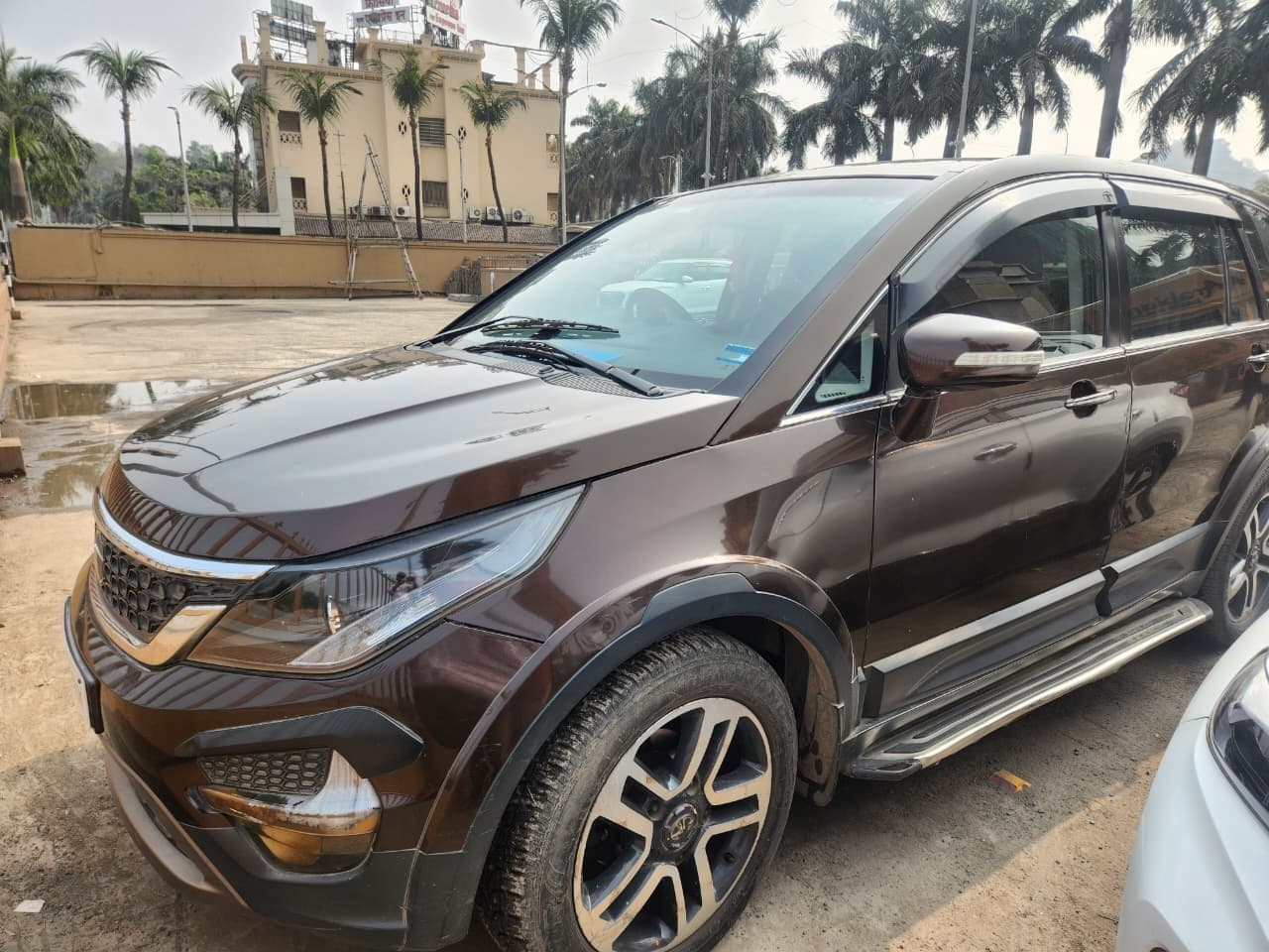 Tata TATA HEXA XTA 4X2 VARICOR XTA 2019 exterior | Hooter