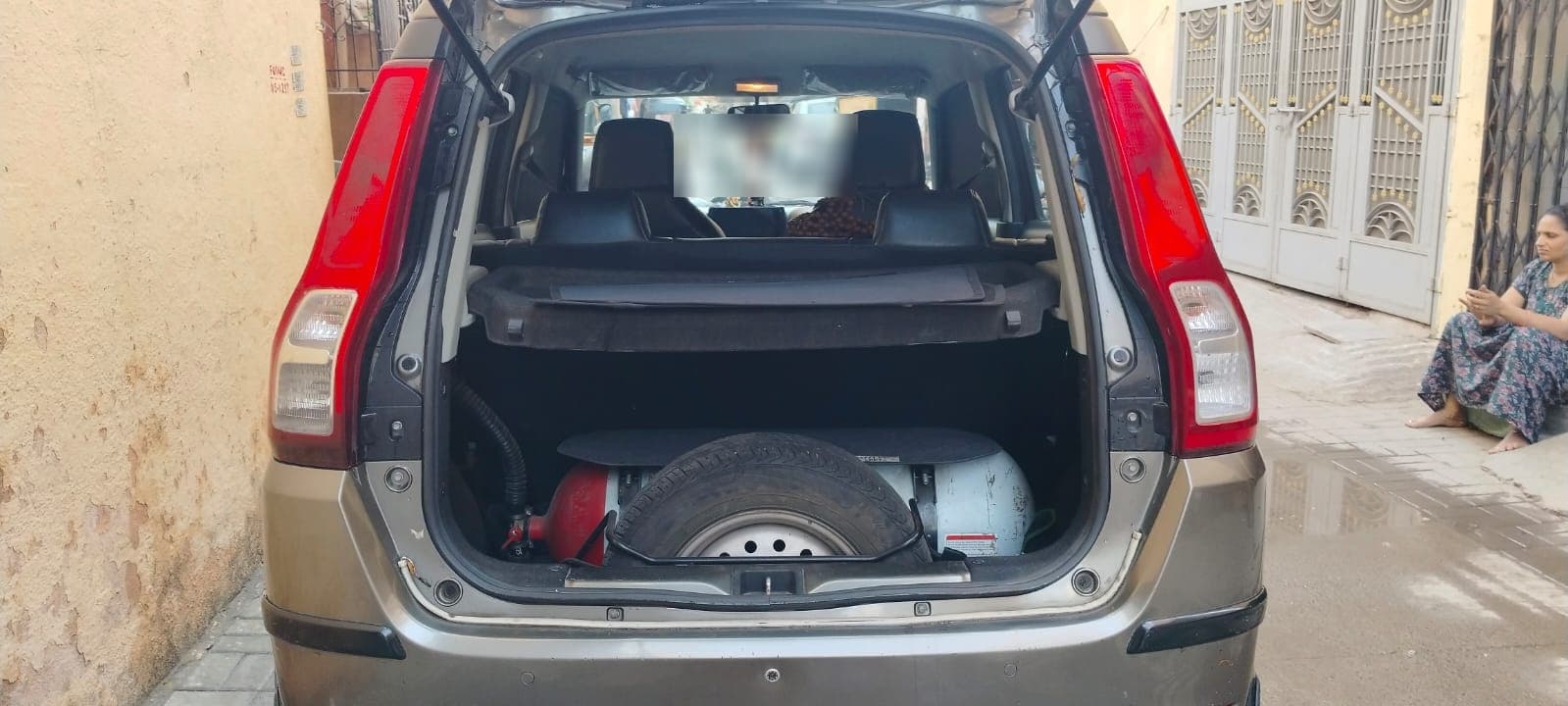 Maruti Suzuki WAGONR LXI(O) CNG 1.0L 2019 exterior | Hooter