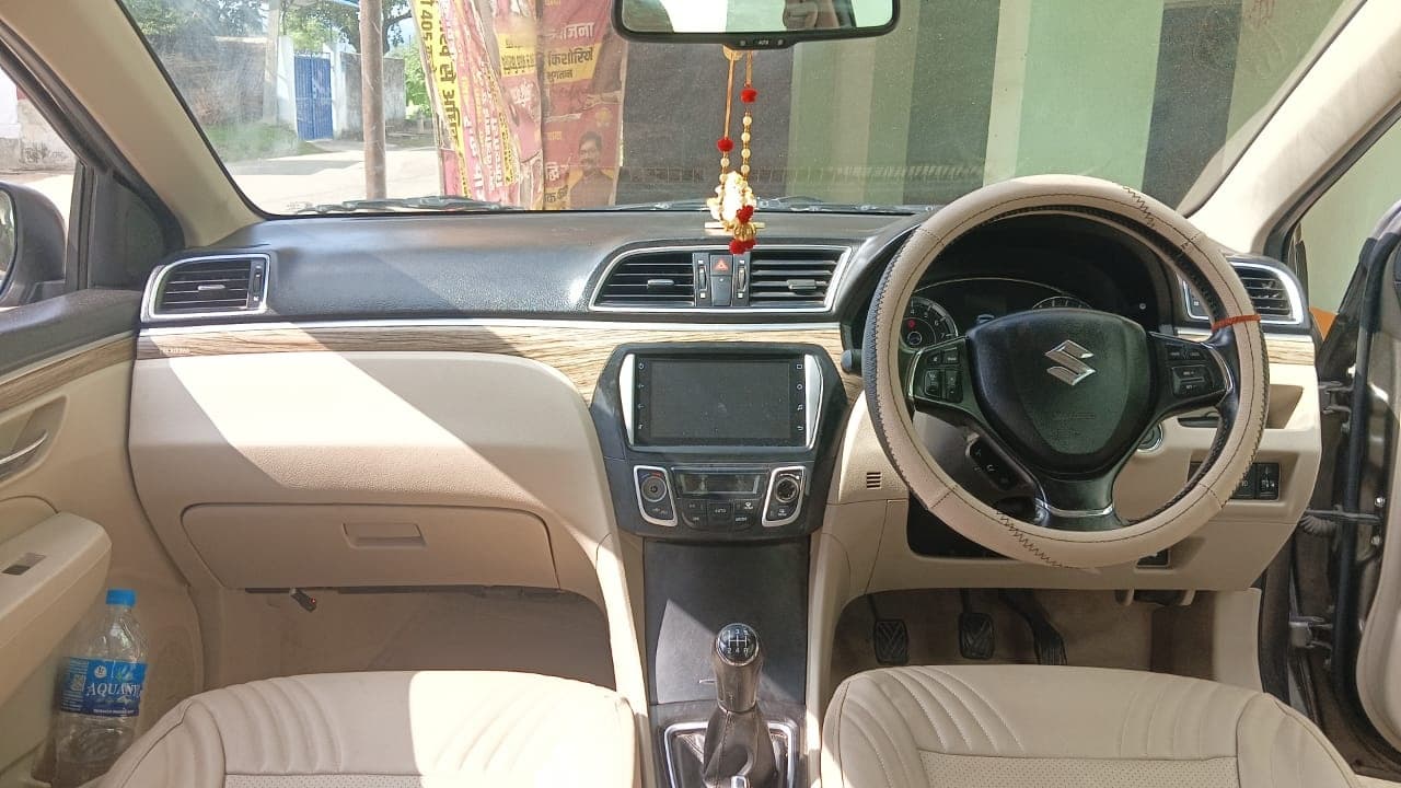 Maruti Suzuki CIAZ SMART HYBRID ALPHA 2020 exterior | Hooter