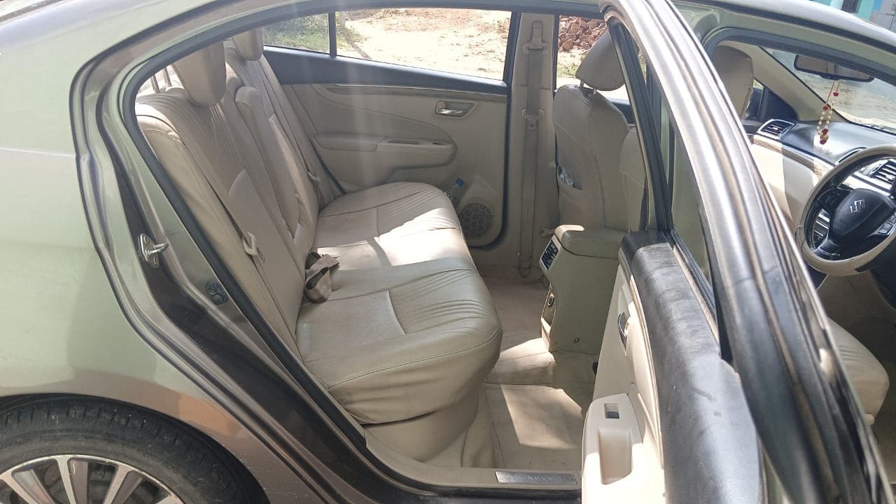 Maruti Suzuki CIAZ SMART HYBRID ALPHA 2020 exterior | Hooter