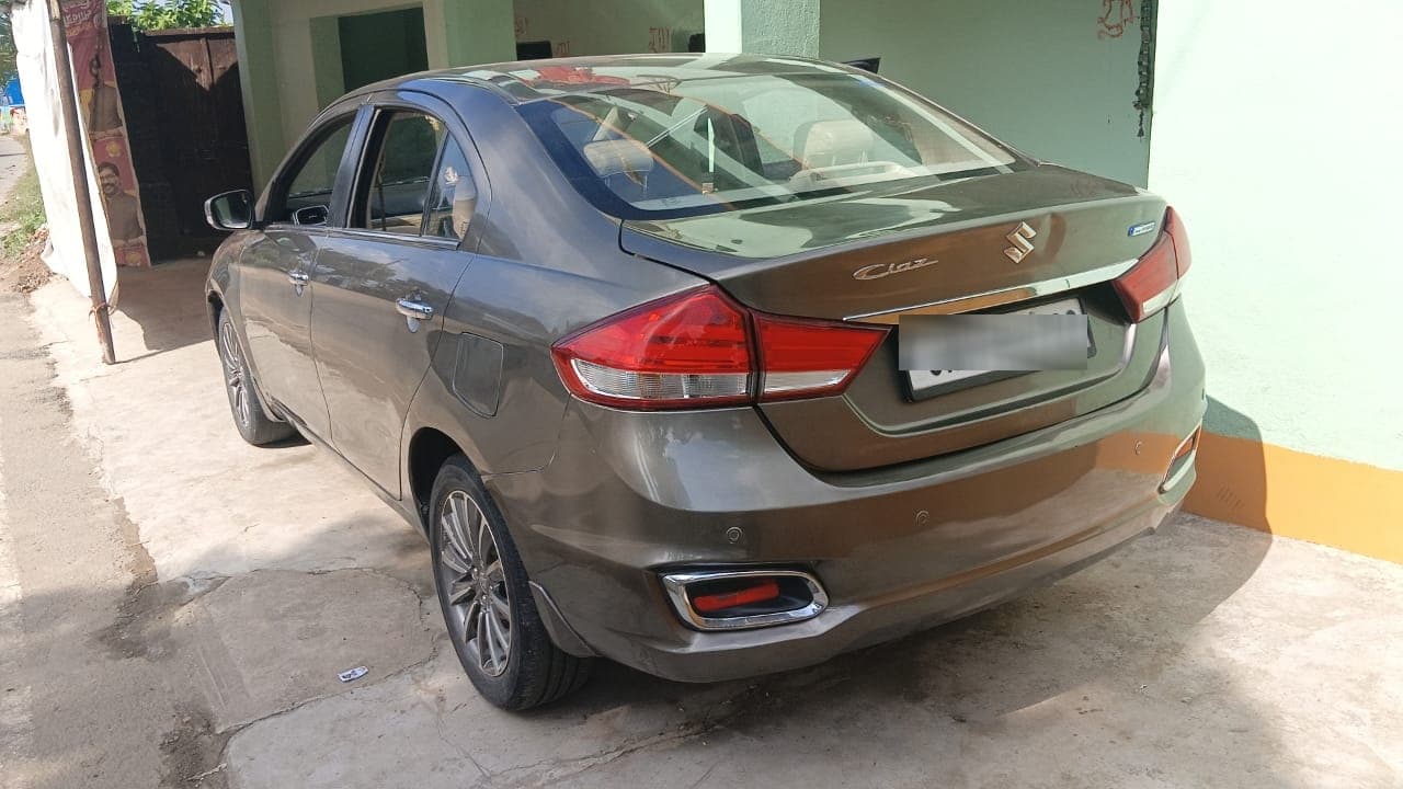 Maruti Suzuki CIAZ SMART HYBRID ALPHA 2020 exterior | Hooter
