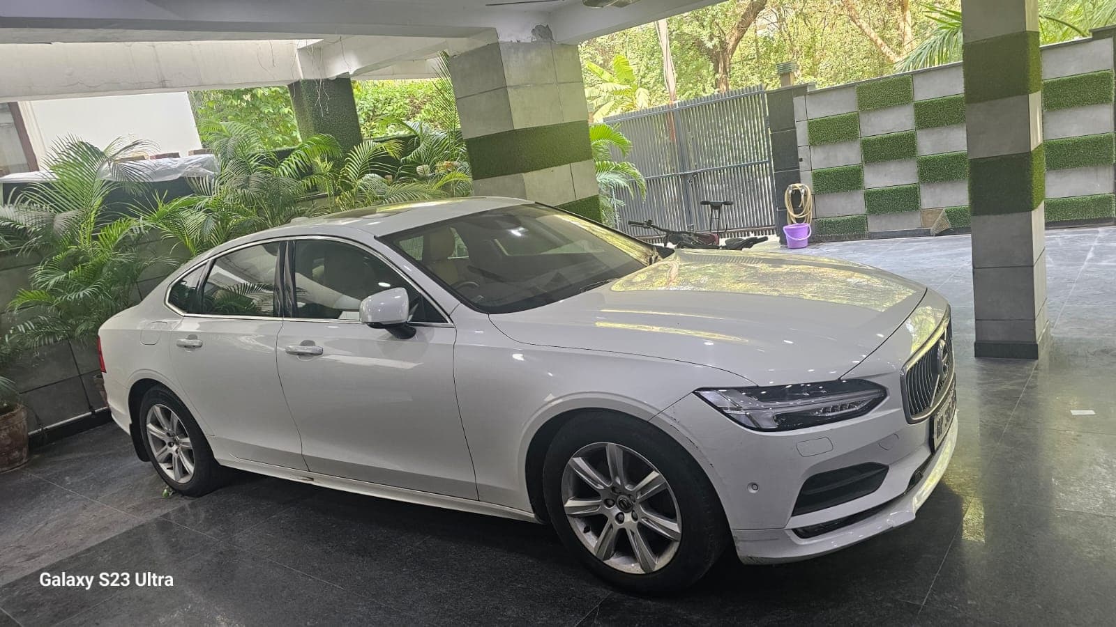 Volvo VOLVO S90 D4 2019 exterior | Hooter