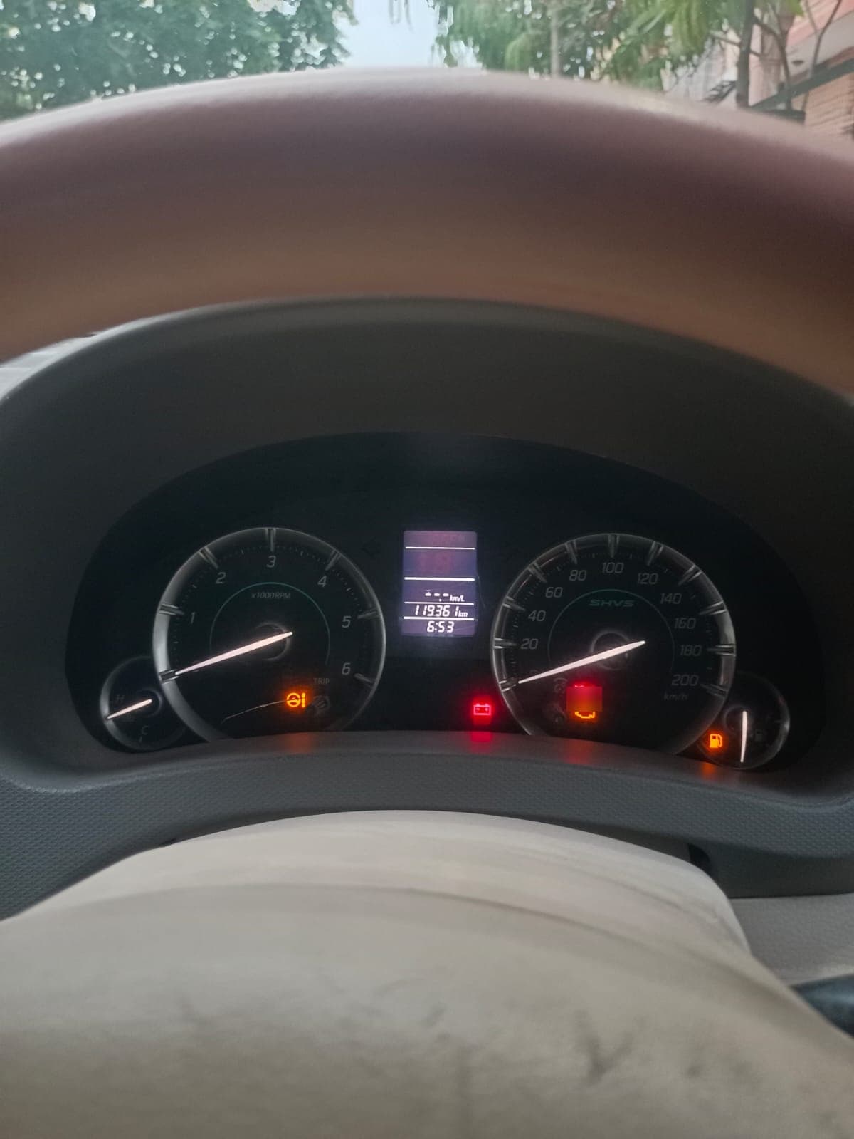 Maruti Suzuki ERTIGA VDI SHVS 2016 exterior | Hooter