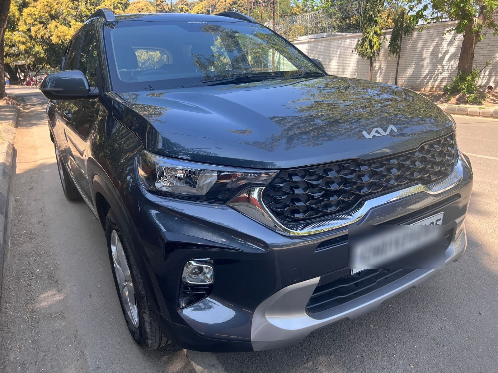Kia SONET G1.2 5MT HTK PLUS 2021 exterior | Hooter