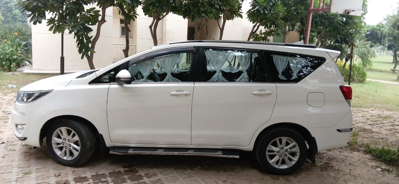 Toyota INNOVA CRYSTA (GX, MT) 2023 exterior | Hooter