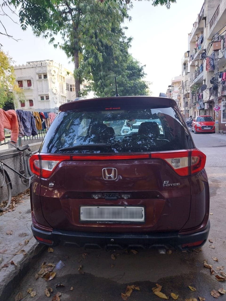 Honda BR-V V-Trim 2016 exterior | Hooter