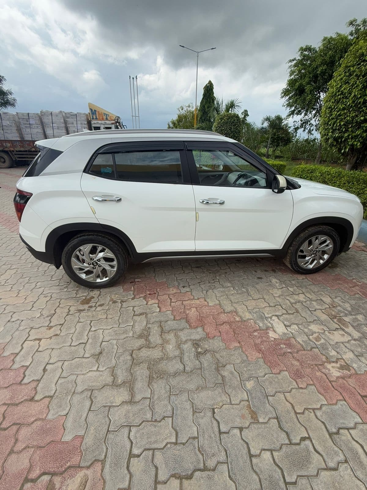Creta Sx (O) image | Hooter